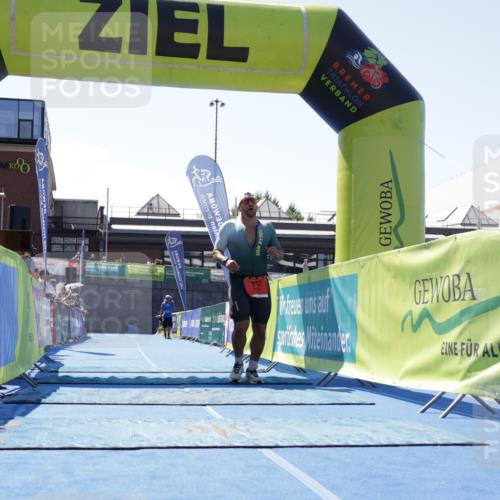09.08.2026 - GEWOBA Citytriathlon Bremen Yannick Fuchs http://msf.ph/oto/9941872 09.08.2026 14:05:26 Ziel 712 meine-sportfotos.de