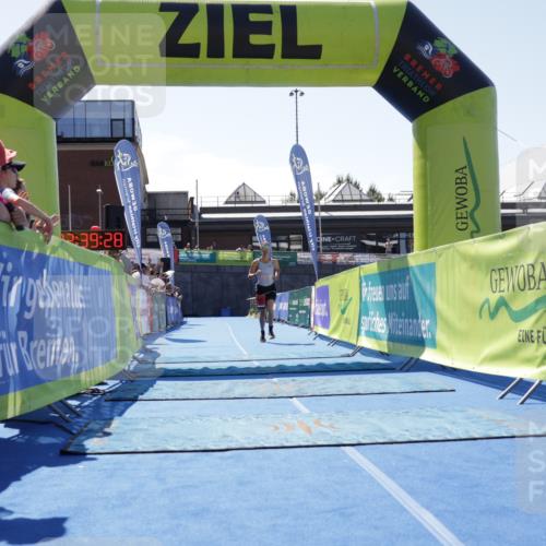 09.08.2026 - GEWOBA Citytriathlon Bremen Yannick Fuchs http://msf.ph/oto/9941873 09.08.2026 14:05:50 Ziel 983 meine-sportfotos.de