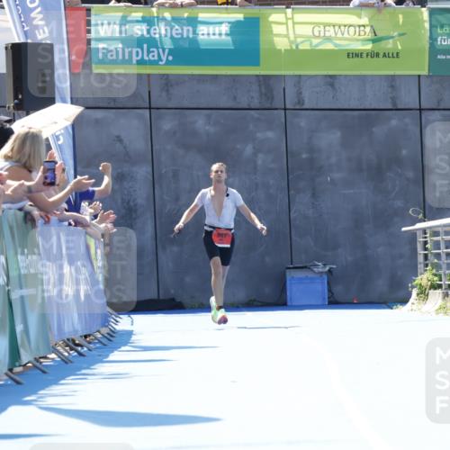 09.08.2026 - GEWOBA Citytriathlon Bremen Yannick Fuchs http://msf.ph/oto/9941880 09.08.2026 14:05:59 Ziel  meine-sportfotos.de