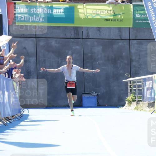 09.08.2026 - GEWOBA Citytriathlon Bremen Yannick Fuchs http://msf.ph/oto/9941881 09.08.2026 14:06:00 Ziel  meine-sportfotos.de