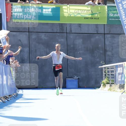 09.08.2026 - GEWOBA Citytriathlon Bremen Yannick Fuchs http://msf.ph/oto/9941882 09.08.2026 14:06:00 Ziel  meine-sportfotos.de