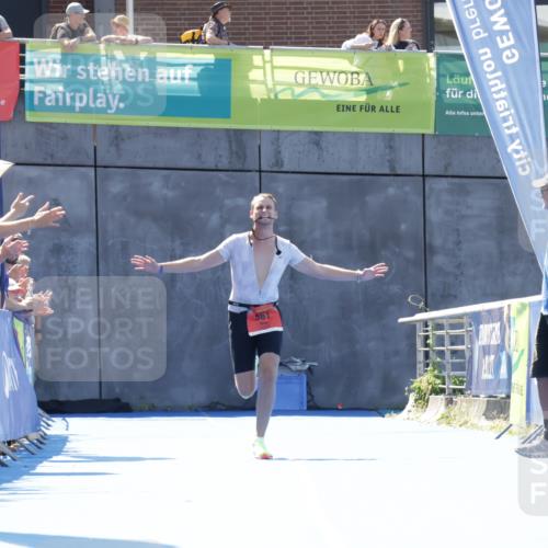 09.08.2026 - GEWOBA Citytriathlon Bremen Yannick Fuchs http://msf.ph/oto/9941887 09.08.2026 14:06:01 Ziel 561 meine-sportfotos.de