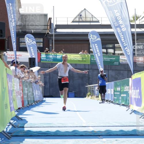 09.08.2026 - GEWOBA Citytriathlon Bremen Yannick Fuchs http://msf.ph/oto/9941894 09.08.2026 14:06:04 Ziel 561 meine-sportfotos.de