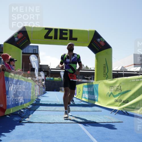 09.08.2026 - GEWOBA Citytriathlon Bremen Yannick Fuchs http://msf.ph/oto/9941929 09.08.2026 14:06:46 Ziel 632, 697 meine-sportfotos.de
