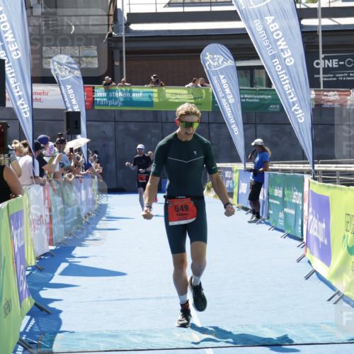 09.08.2026 - GEWOBA Citytriathlon Bremen Yannick Fuchs http://msf.ph/oto/9941930 09.08.2026 14:07:05 Ziel 549 meine-sportfotos.de