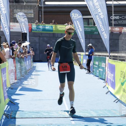 09.08.2026 - GEWOBA Citytriathlon Bremen Yannick Fuchs http://msf.ph/oto/9941931 09.08.2026 14:07:05 Ziel 549 meine-sportfotos.de