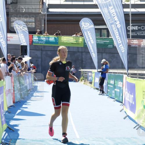 09.08.2026 - GEWOBA Citytriathlon Bremen Yannick Fuchs http://msf.ph/oto/9941944 09.08.2026 14:07:17 Ziel 883 meine-sportfotos.de