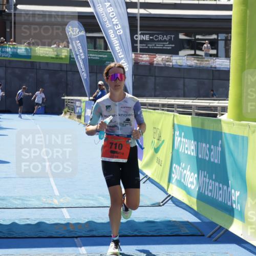 09.08.2026 - GEWOBA Citytriathlon Bremen Yannick Fuchs http://msf.ph/oto/9941949 09.08.2026 14:07:30 Ziel 710 meine-sportfotos.de