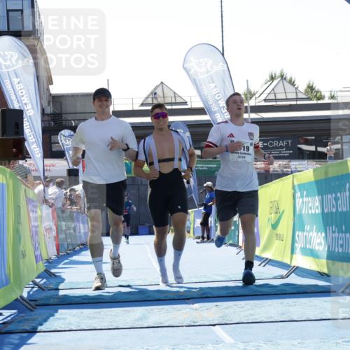 09.08.2026 - GEWOBA Citytriathlon Bremen Yannick Fuchs http://msf.ph/oto/9941959 09.08.2026 14:07:39 Ziel 1119 meine-sportfotos.de