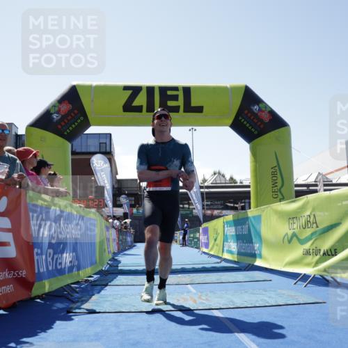 09.08.2026 - GEWOBA Citytriathlon Bremen Yannick Fuchs http://msf.ph/oto/9941982 09.08.2026 14:07:46 Ziel 676 meine-sportfotos.de