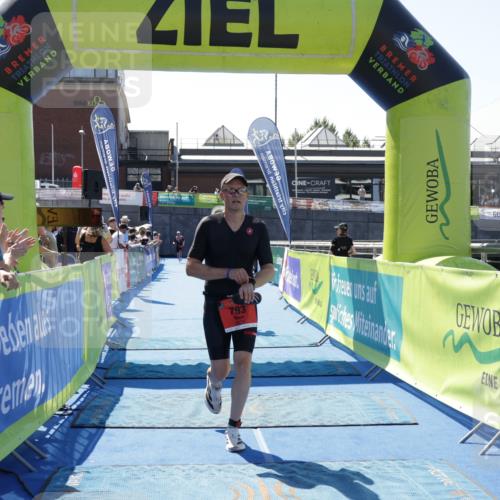 09.08.2026 - GEWOBA Citytriathlon Bremen Yannick Fuchs http://msf.ph/oto/9941993 09.08.2026 14:08:19 Ziel 692, 793 meine-sportfotos.de