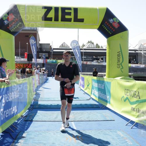 09.08.2026 - GEWOBA Citytriathlon Bremen Yannick Fuchs http://msf.ph/oto/9941994 09.08.2026 14:08:19 Ziel 692, 793 meine-sportfotos.de