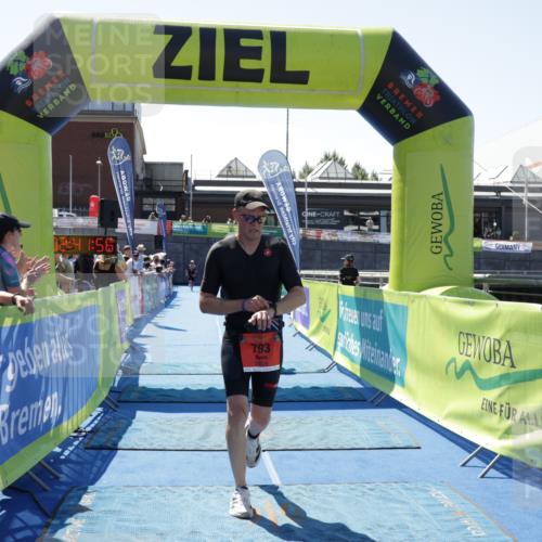 09.08.2026 - GEWOBA Citytriathlon Bremen Yannick Fuchs http://msf.ph/oto/9941995 09.08.2026 14:08:19 Ziel 692, 793 meine-sportfotos.de