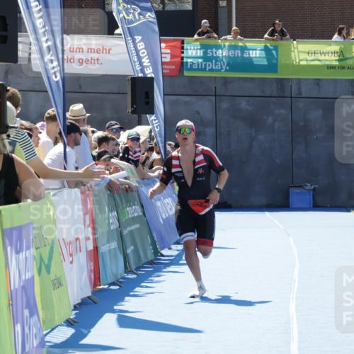 09.08.2026 - GEWOBA Citytriathlon Bremen Yannick Fuchs http://msf.ph/oto/9942002 09.08.2026 14:08:25 Ziel 692, 711 meine-sportfotos.de