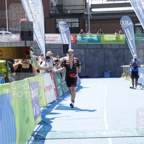 09.08.2026 - GEWOBA Citytriathlon Bremen Yannick Fuchs http://msf.ph/oto/9942005 09.08.2026 14:08:26 Ziel 711 meine-sportfotos.de