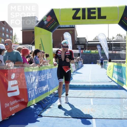 09.08.2026 - GEWOBA Citytriathlon Bremen Yannick Fuchs http://msf.ph/oto/9942012 09.08.2026 14:08:30 Ziel 711 meine-sportfotos.de