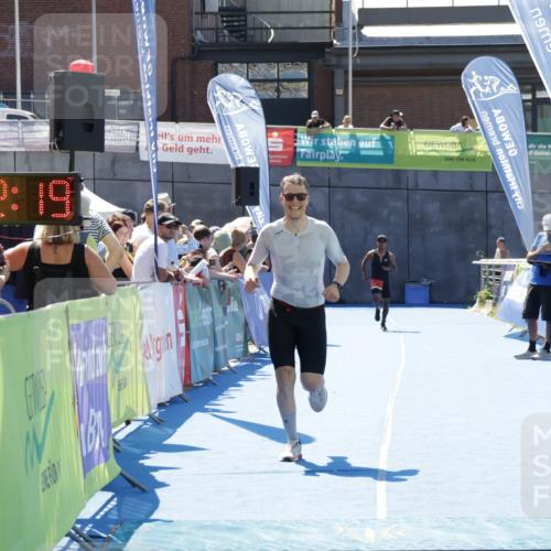 09.08.2026 - GEWOBA Citytriathlon Bremen Yannick Fuchs http://msf.ph/oto/9942015 09.08.2026 14:08:41 Ziel 662 meine-sportfotos.de