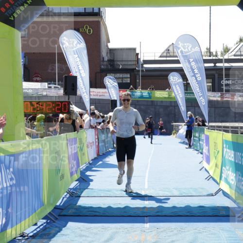 09.08.2026 - GEWOBA Citytriathlon Bremen Yannick Fuchs http://msf.ph/oto/9942017 09.08.2026 14:08:43 Ziel 662 meine-sportfotos.de