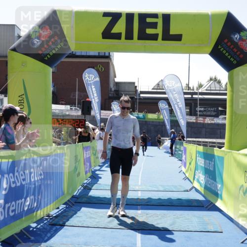 09.08.2026 - GEWOBA Citytriathlon Bremen Yannick Fuchs http://msf.ph/oto/9942023 09.08.2026 14:08:44 Ziel 662, 677 meine-sportfotos.de