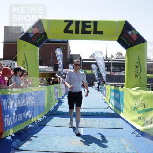 09.08.2026 - GEWOBA Citytriathlon Bremen Yannick Fuchs http://msf.ph/oto/9942025 09.08.2026 14:08:45 Ziel 662, 677 meine-sportfotos.de