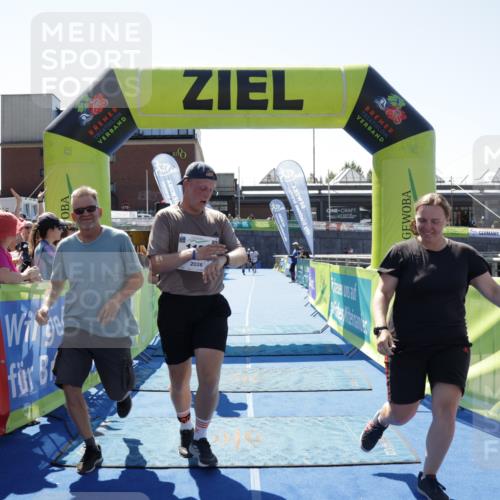 09.08.2026 - GEWOBA Citytriathlon Bremen Yannick Fuchs http://msf.ph/oto/9942048 09.08.2026 14:08:54 Ziel 677, 924, 1137 meine-sportfotos.de