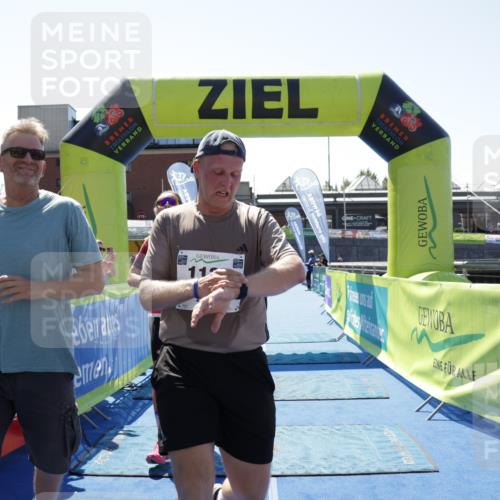09.08.2026 - GEWOBA Citytriathlon Bremen Yannick Fuchs http://msf.ph/oto/9942052 09.08.2026 14:08:55 Ziel 924, 1137 meine-sportfotos.de
