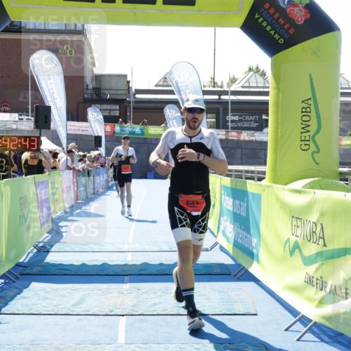 09.08.2026 - GEWOBA Citytriathlon Bremen Yannick Fuchs http://msf.ph/oto/9942071 09.08.2026 14:09:06 Ziel 647, 879, 1111 meine-sportfotos.de