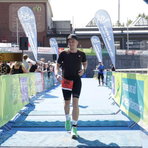 09.08.2026 - GEWOBA Citytriathlon Bremen Yannick Fuchs http://msf.ph/oto/9942092 09.08.2026 14:09:36 Ziel 594, 635 meine-sportfotos.de