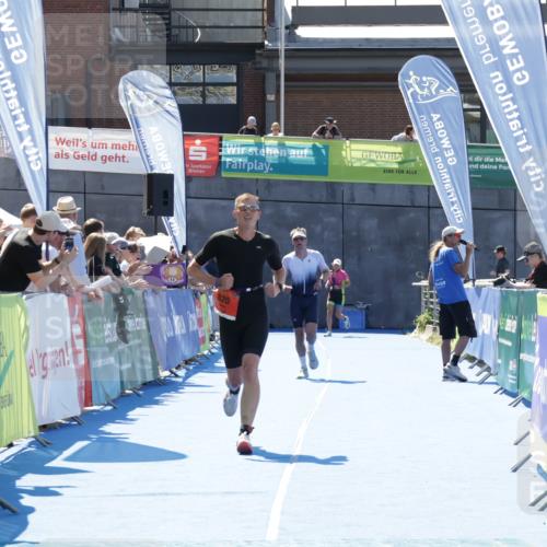 09.08.2026 - GEWOBA Citytriathlon Bremen Yannick Fuchs http://msf.ph/oto/9942104 09.08.2026 14:09:44 Ziel 820 meine-sportfotos.de