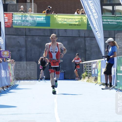 09.08.2026 - GEWOBA Citytriathlon Bremen Yannick Fuchs http://msf.ph/oto/9942187 09.08.2026 14:11:25 Ziel 818 meine-sportfotos.de