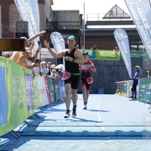 09.08.2026 - GEWOBA Citytriathlon Bremen Yannick Fuchs http://msf.ph/oto/9942200 09.08.2026 14:11:35 Ziel 914, 1008, 1008 meine-sportfotos.de