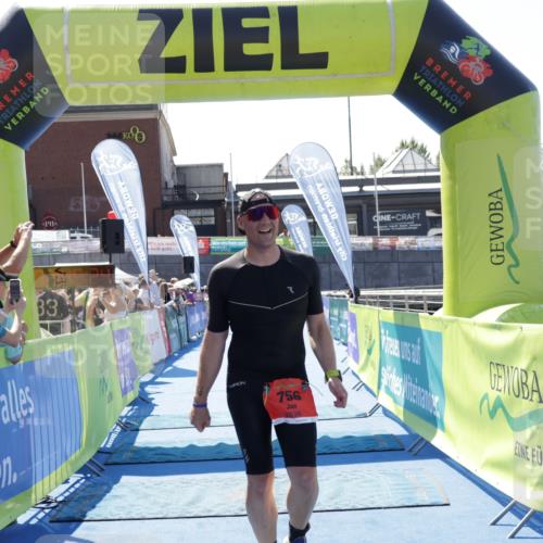 09.08.2026 - GEWOBA Citytriathlon Bremen Yannick Fuchs http://msf.ph/oto/9942224 09.08.2026 14:11:47 Ziel 756 meine-sportfotos.de