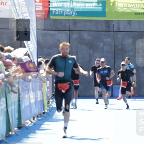 09.08.2026 - GEWOBA Citytriathlon Bremen Yannick Fuchs http://msf.ph/oto/9942237 09.08.2026 14:12:21 Ziel 545, 642 meine-sportfotos.de