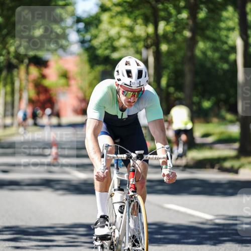 09.08.2026 - GEWOBA Citytriathlon Bremen Michael Burmester http://msf.ph/oto/9942306 09.08.2026 14:26:25 Radfahren 29, 32, 51, 176, 366, 459, 497 meine-sportfotos.de
