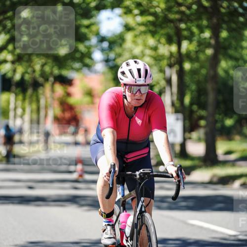 09.08.2026 - GEWOBA Citytriathlon Bremen Michael Burmester http://msf.ph/oto/9942311 09.08.2026 14:26:27 Radfahren 16, 29, 32, 51, 176, 408, 497 meine-sportfotos.de