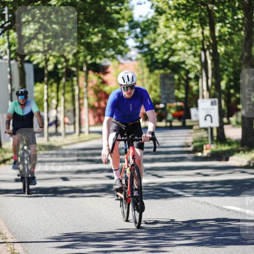 09.08.2026 - GEWOBA Citytriathlon Bremen Michael Burmester http://msf.ph/oto/9942323 09.08.2026 14:26:37 Radfahren 15, 16, 29, 32, 178, 408 meine-sportfotos.de