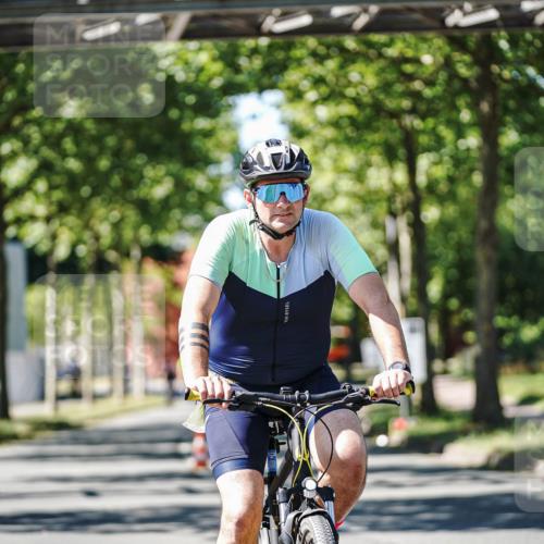 09.08.2026 - GEWOBA Citytriathlon Bremen Michael Burmester http://msf.ph/oto/9942326 09.08.2026 14:26:39 Radfahren 15, 16, 29, 178, 408, 475, 504 meine-sportfotos.de
