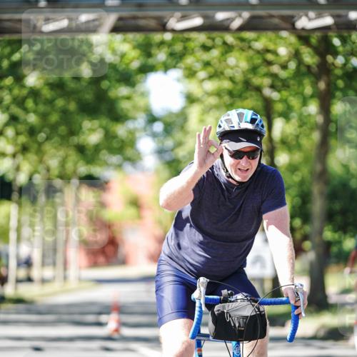 09.08.2026 - GEWOBA Citytriathlon Bremen Michael Burmester http://msf.ph/oto/9942353 09.08.2026 14:27:09 Radfahren 1, 59, 156, 427, 447, 461 meine-sportfotos.de