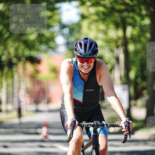 09.08.2026 - GEWOBA Citytriathlon Bremen Michael Burmester http://msf.ph/oto/9942360 09.08.2026 14:27:46 Radfahren 81, 251, 443, 446 meine-sportfotos.de