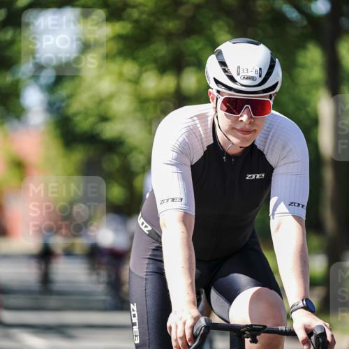 09.08.2026 - GEWOBA Citytriathlon Bremen Michael Burmester http://msf.ph/oto/9942432 09.08.2026 14:29:00 Radfahren 13, 33, 46, 68, 71, 84, 97, 114, 117, 124, 129, 150, 154, 162, 350, 498 meine-sportfotos.de