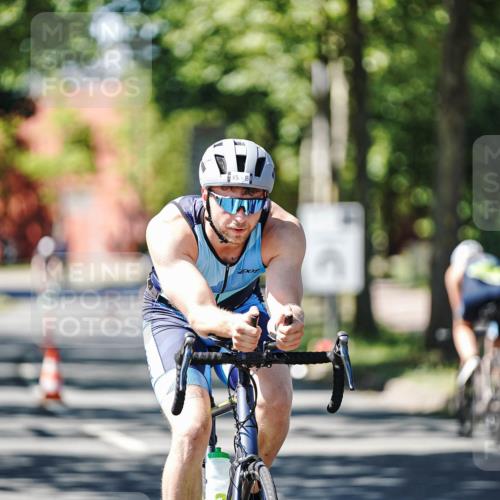 09.08.2026 - GEWOBA Citytriathlon Bremen Michael Burmester http://msf.ph/oto/9942446 09.08.2026 14:29:28 Radfahren 35, 144, 490 meine-sportfotos.de