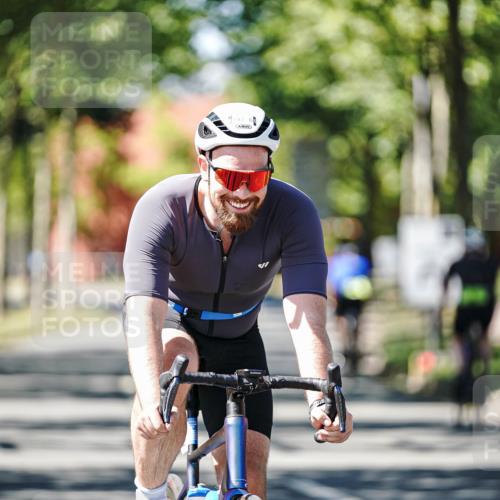 09.08.2026 - GEWOBA Citytriathlon Bremen Michael Burmester http://msf.ph/oto/9942452 09.08.2026 14:29:38 Radfahren 35, 123, 143, 144, 294 meine-sportfotos.de