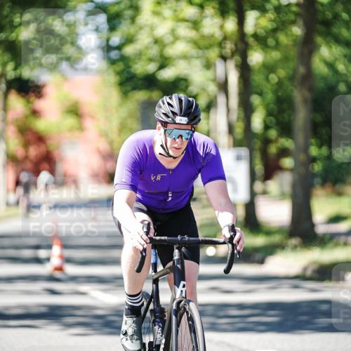 09.08.2026 - GEWOBA Citytriathlon Bremen Michael Burmester http://msf.ph/oto/9942472 09.08.2026 14:30:16 Radfahren 26, 137, 139, 169, 279, 304, 401, 407 meine-sportfotos.de