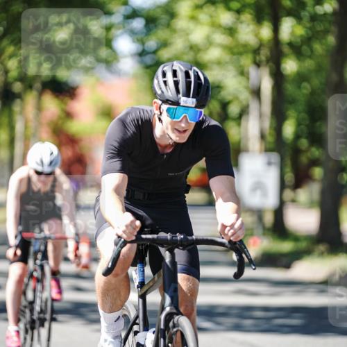 09.08.2026 - GEWOBA Citytriathlon Bremen Michael Burmester http://msf.ph/oto/9942501 09.08.2026 14:30:36 Radfahren 27, 36, 79, 118, 128, 135, 159, 186, 270, 374, 433 meine-sportfotos.de