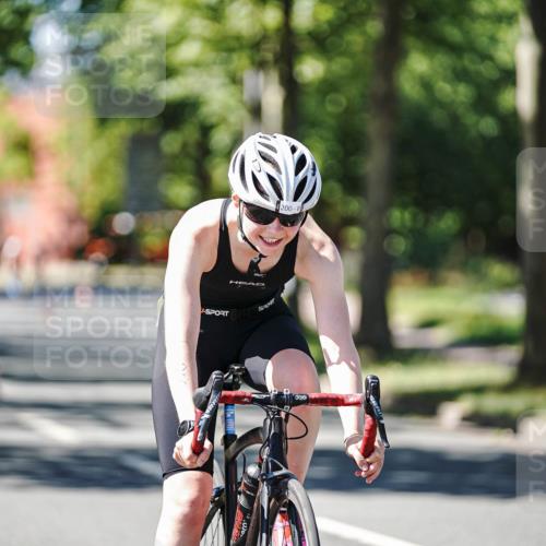 09.08.2026 - GEWOBA Citytriathlon Bremen Michael Burmester http://msf.ph/oto/9942502 09.08.2026 14:30:36 Radfahren 27, 36, 79, 118, 128, 135, 159, 186, 270, 374, 433 meine-sportfotos.de