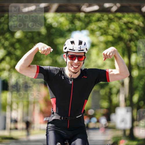 09.08.2026 - GEWOBA Citytriathlon Bremen Michael Burmester http://msf.ph/oto/9942581 09.08.2026 14:32:02 Radfahren 21, 126, 134, 254 meine-sportfotos.de