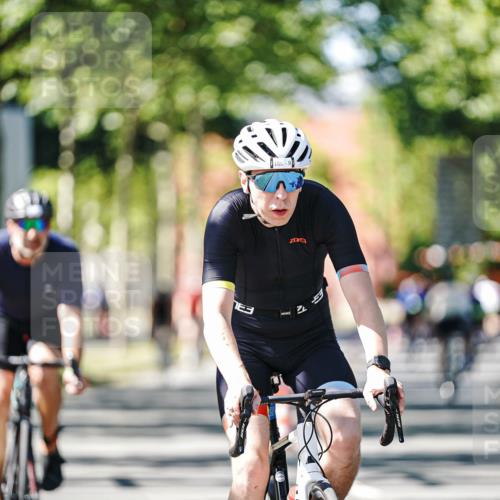 09.08.2026 - GEWOBA Citytriathlon Bremen Michael Burmester http://msf.ph/oto/9942633 09.08.2026 14:33:20 Radfahren 17, 86, 158, 179, 180, 265, 354, 395 meine-sportfotos.de