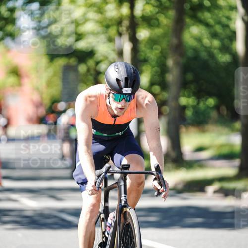 09.08.2026 - GEWOBA Citytriathlon Bremen Michael Burmester http://msf.ph/oto/9942741 09.08.2026 14:34:51 Radfahren 217, 378, 457 meine-sportfotos.de