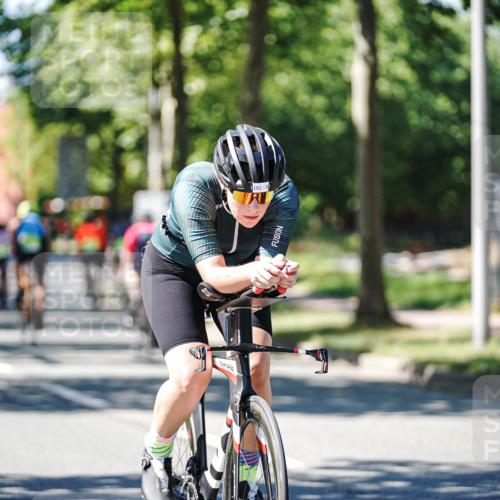 09.08.2026 - GEWOBA Citytriathlon Bremen Michael Burmester http://msf.ph/oto/9942769 09.08.2026 14:35:13 Radfahren 20, 37, 80, 192, 220, 236, 260, 284, 351, 362, 404 meine-sportfotos.de