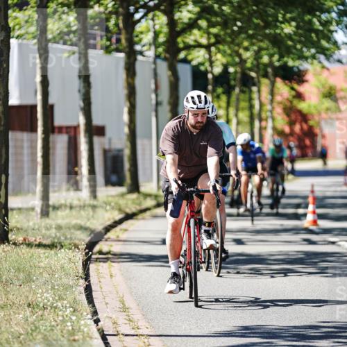 09.08.2026 - GEWOBA Citytriathlon Bremen Michael Burmester http://msf.ph/oto/9942781 09.08.2026 14:35:25 Radfahren 28, 57, 64, 80, 121, 130, 260, 286, 339, 364, 370, 403, 466 meine-sportfotos.de